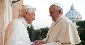 Papa Francisco pede orações para Bento XVI: “Está muito doente”