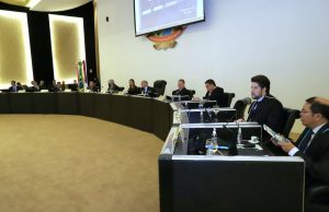 Decisão unânime do TCE-AM recomenda aprovação com ressalvas das contas de David AlmeidaA conclusão do julgamento foi realizada na manhã desta terça-feira (20)