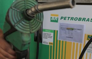 Petrobras reduz preços da gasolina e do diesel para as distribuidorasGasolina passará de R$ 3,28 para R$ 3,08 o litro