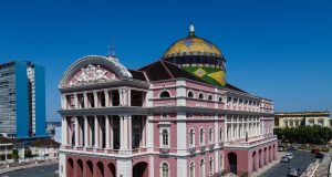 Teatro Amazonas é considerado o monumento mais bonito do Brasil, diz pesquisa on-line internacionalPara obter o título, foram analisadas opiniões sobre edifícios, igrejas, catedrais, pontos históricos de todo o país, pelo site português Andi