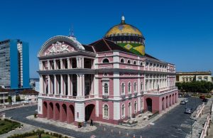 Teatro Amazonas é considerado o monumento mais bonito do Brasil, diz pesquisa on-line internacionalPara obter o título, foram analisadas opiniões sobre edifícios, igrejas, catedrais, pontos históricos de todo o país, pelo site português Andi