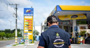 Variação nos preços do combustível é monitorada pelo Procon-AMEquipe de fiscalização acompanha os preços nos postos e nas distribuidoras de combustíveis