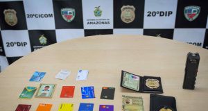 Homem que fazia uso de documento falsos para aplicar golpes é preso em ManausO homem se apresentava como policial civil e parente de desembargador e deputado estadual para ludibriar as vítimas