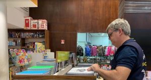 Procon-AM divulga informações a consumidores sobre lista de material escolarConfira a lista de material para ter o seu direito garantido