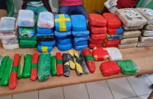 Agentes apreendem 63 tabletes de entorpecentes no município de TonantinsTrês homens foram presos por tráfico de drogas na ação