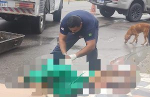 TRAGÉDIA – Homem tem cabeça esmagada por caminhão de entulho na Zona NorteA vítima caiu debaixo do caminhão