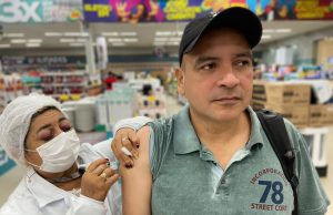 Nova ação da campanha de vacinação contra a Covid-19 chega a shoppings centers de ManausAção será realizada pelo Governo do Amazonas e a Prefeitura de Manaus nesta sexta-feira e sábado