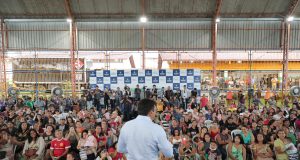 Wilson Lima dá início à nova fase de entrega de cartões do Auxílio Estadual PermanenteMaior programa de transferência de renda da história do Amazonas foi instituído para beneficiar 300 mil famílias