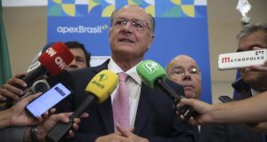 Alckmin diz que democracia sai fortalecida após atos antidemocráticosVice vê oportunidades na correlação entre democracia e economia