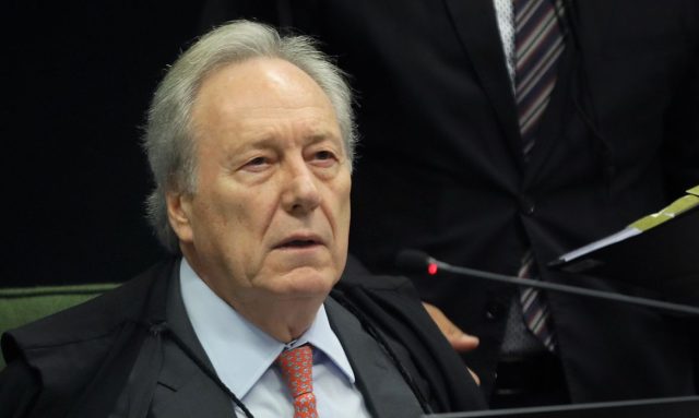 bancoimagemfotoaudiencia_ap_414972