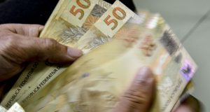 Governo criará programa para atender endividadosBeneficiados com o Auxílio Brasil serão atendidos pelo programa