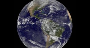 Núcleo da Terra parou de girar e pode se inverter, diz estudo