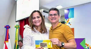 Prefeito de Manaus lança programa que injeta R$ 15 milhões em escolas municipais