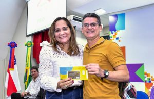 Prefeito de Manaus lança programa que injeta R$ 15 milhões em escolas municipais