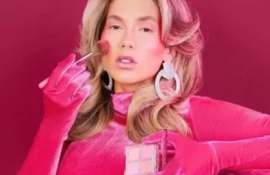 Virginia Fonseca recebe críticas ao lançar paleta de blushApós polêmica com base, a influenciadora recebe críticas ao lançar seu produto.