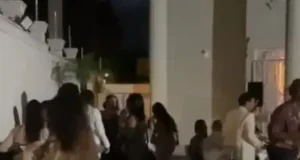 Mulheres são usadas como ‘cobaias’ por ‘Coaches’ estrangeirosEstrangeiros promovem festa em mansão em SP e usam mulheres como 'cobaias' para alunos de curso de conquistas