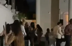 Mulheres são usadas como ‘cobaias’ por ‘Coaches’ estrangeirosEstrangeiros promovem festa em mansão em SP e usam mulheres como 'cobaias' para alunos de curso de conquistas