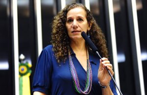 Projeto que determina proteção à mulher que denuncia violência é aprovado na CâmaraProposta segue para sanção da Presidência