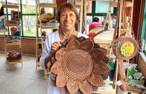 Empreendedorismo: Prefeitura de Manaus investe em artesãos e fomenta economia no setorAlém das oportunidades para vendas, os empreendedores também tiveram mais acesso aos cursos de qualificação profissional