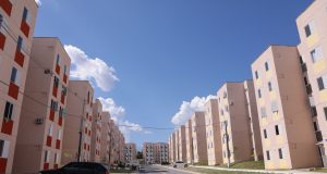 Prefeitura de Manaus vai buscar ajuda do Governo Federal para construção de habitação social.