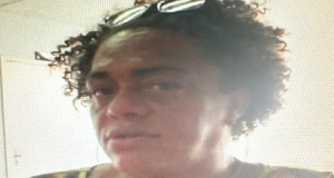 Pai de santo suspeito de participar da morte do motorista de ônibus se entrega à políciaEle é suspeito de apresentar atirador para esposa da vítima, apontada como mandante do crime.