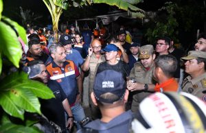 Prefeitura de Manaus acompanha resgate de vítimas de deslizamento