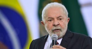 Presidente Lula aplica sigilo nas visitas que recebe no Palácio da AlvoradaLula fazia críticas a Bolsonaro por ter colocado em segredo informações sobre os convidados que recebia no Alvorada