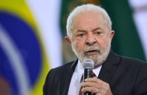 Presidente Lula aplica sigilo nas visitas que recebe no Palácio da AlvoradaLula fazia críticas a Bolsonaro por ter colocado em segredo informações sobre os convidados que recebia no Alvorada