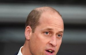 O príncipe William diz que a princesa Diana ficaria desapontada com a falta de progresso por ações aos sem-tetoDeclaração foi feita durante um vídeo gravado em apelo por ações de caridade