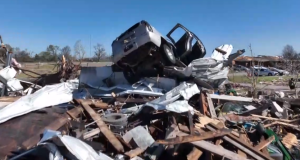 Tornados nos EUA causam destruiçãoO estado do Mississippi começa a avaliar a dimensão da devastação após os tornados.