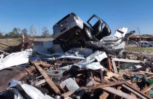 Tornados nos EUA causam destruiçãoO estado do Mississippi começa a avaliar a dimensão da devastação após os tornados.