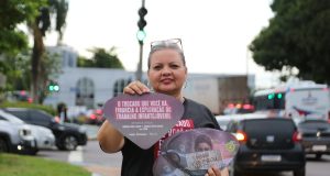 Prefeitura realiza campanha de sensibilização contra o trabalho infantil nas ruas de ManausA Prefeitura de Manaus reforça que é dever de todos proteger os direitos das crianças e adolescentes e que denúncias de trabalho infantil podem ser feitas pelo Disque 100.