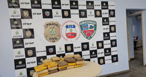 Polícia prendem indivíduo em posse de 30 quilos de drogas no porto São RaimundoO material ilícito foi encontrado dentro de uma mala. Polícia prendem indivíduo em posse de 30 quilos de drogas no porto São Raimundo