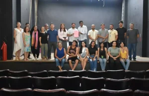 Secretaria de Cultura e Economia Criativa entrega as chaves do teatro Américo Alvarez para UEAO espaço, transferido integralmente, será utilizado para a realização de atividades dos cursos de Dança, Teatro e Música.
