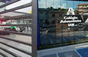 Aluno ataca colegas com uma faca no colégio Adventista de ManausO aluno entrou armado na tarde desta segunda-feira (10/04) na escola.
