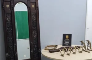 PC-AM prende homem em flagrante por receptação de chapeleira originária da França do século XVIIIMóvel de valor inestimável que estava na família a gerações foi furtado no dia 4 de abril deste ano.