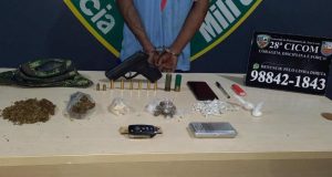 Com auxílio do Paredão, PMAM prende dupla que realizou arrastão no bairro PuraquequaraCom a dupla foram apreendidos porções de entorpecentes e munições.