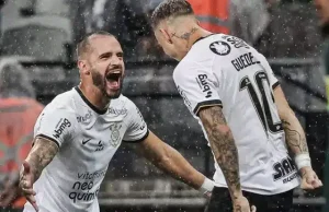 Corinthians vence Liverpool na estreia da LibertadoresRóger Guedes foi o destaque do jogo marcando dois gols.