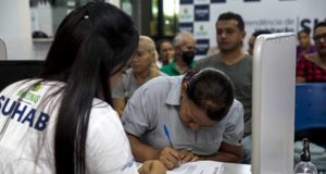 Governo do Amazonas reassenta mais 42 famílias das comunidades da Sharp e Manaus 2000Com esses pagamentos, Suhab contabiliza 491 famílias reassentadas com solução de moradia.