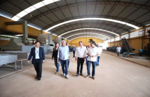 Governo do Estado apoia reestruturação da cadeia produtiva da borracha no AmazonasO incentivo à produção da borracha busca diversificar matriz econômica com geração de emprego e renda no interior do estado.