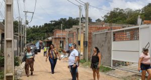 Vereador Marcio Tavares comemora implantação da rede de energia na comunidade Vila Nova, no MauazinhoCerca de 10 profissionais da UGPM estiveram no local realizando o trabalho