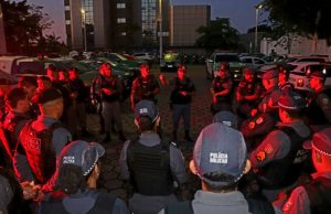 Nas últimas 24 horas, 13 pessoas foram presas durante patrulhamentos realizados no AmazonasA maioria das prisões foi efetuada por suspeita dos presos terem envolvimento em crimes de porte ilegal de arma de fogo, roubo e tráfico de drogas.