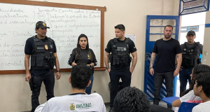 Polícia realiza Operação Anjo da Guarda voltada a conscientização sobre segurança nas escolasNo decorrer da operação, um mandado de busca e apreensão contra um adolescente, de 17 anos, foi cumprido no bairro Monte das Oliveiras.