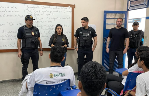 Polícia realiza Operação Anjo da Guarda voltada a conscientização sobre segurança nas escolasNo decorrer da operação, um mandado de busca e apreensão contra um adolescente, de 17 anos, foi cumprido no bairro Monte das Oliveiras.