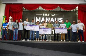 Prefeitura de Manaus entrega passagens aéreas aos atletas que vão competir no Campeonato Brasileiro de Jiu-JítsuO prefeito David Almeida entregou, nesta quinta-feira, 13/4, as 42 passagens aéreas aos atletas qualificados para representar a cidade de Manaus no Campeonato Brasileiro de Jiu-Jítsu.