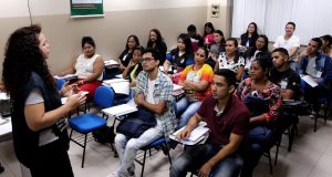 Terminam neste domingo as inscrições para cursos gratuitos de informática e recepcionista da Escola da CMMCursos são presenciais e participantes terão direito à meia-passagem