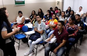 Terminam neste domingo as inscrições para cursos gratuitos de informática e recepcionista da Escola da CMMCursos são presenciais e participantes terão direito à meia-passagem