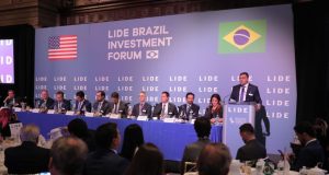 Após apresentação no Lide, Wilson Lima recebe empresários interessados em investir no AmazonasGovernador afirmou que três empresas, que participaram do fórum nos EUA, estão interessadas em investir no Polo Industrial de Manaus. Após apresentação no Lide, Wilson Lima recebe empresários interessados em investir no Amazonas