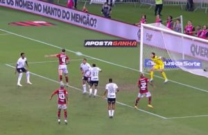 Com gol de Léo Pereira, Flamengo vence Corinthians no MaracanãZagueiro Rubro-negro marca nos acréscimos e Flamengo garante vitória. Com gol de Léo Pereira, Flamengo vence Corinthians no Maracanã
