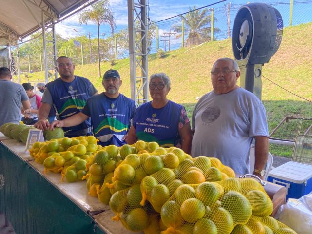 Dia Internacional da Família: Produtora rural e seus familiares comercializam produtos nas feiras regionais da ADS